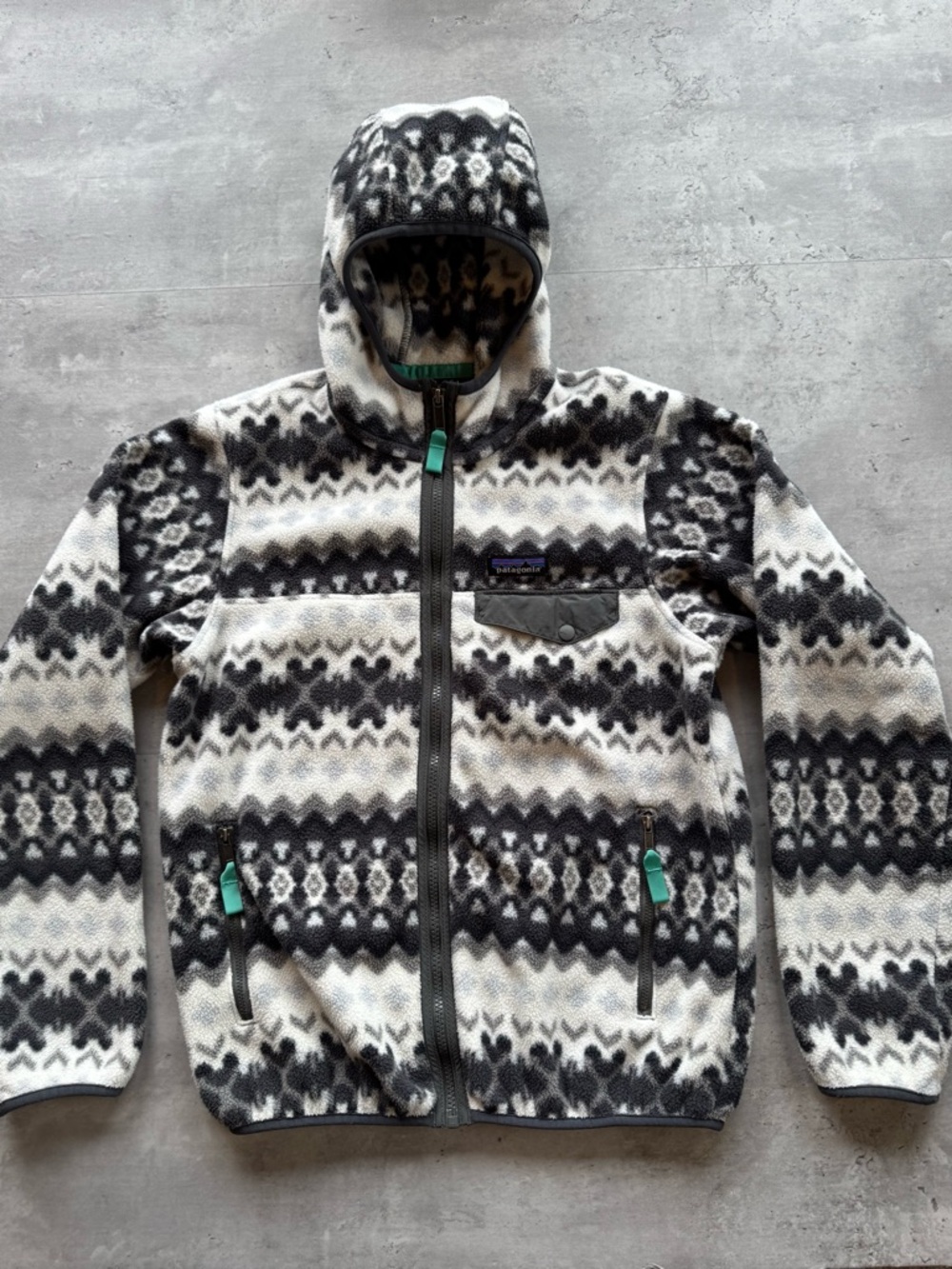 Patagonia Synchilla Snap-T Hooded Zip Jacket, Forge Grey Size Small